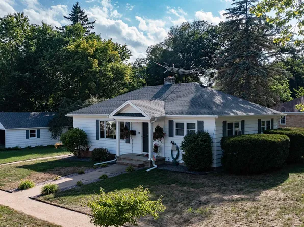 315 Scott St, Waupaca, WI 54981