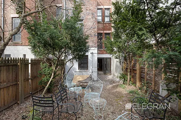 Sold by (Legacy) Elegran | media 5