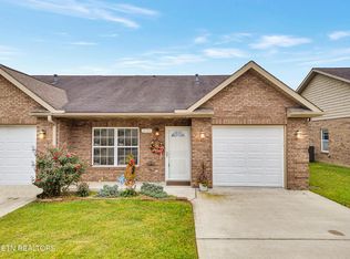 2732 Waters Place Dr, Maryville, TN 37803