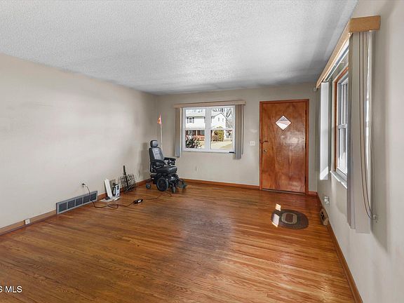 5th image of 4031 Clover Ridge Ct