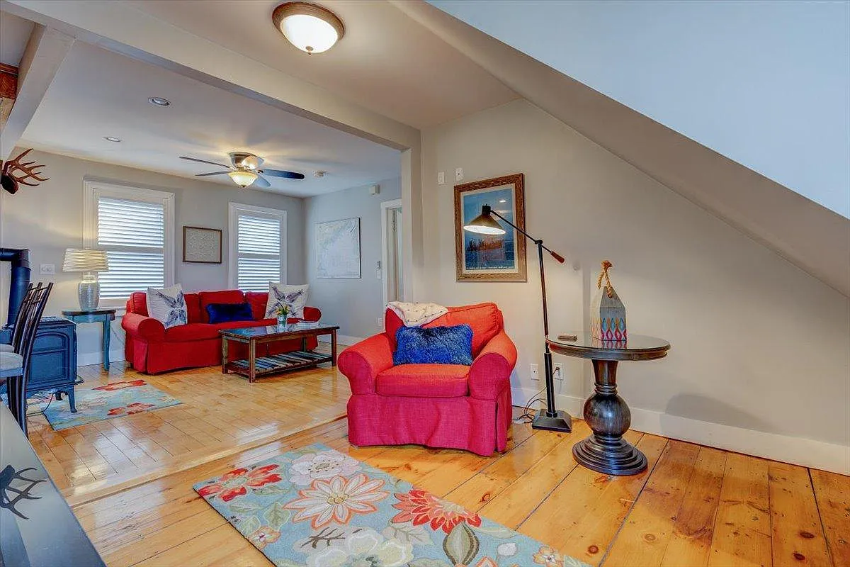 2 bed, 950 sqft, $3,000 — Photo 3