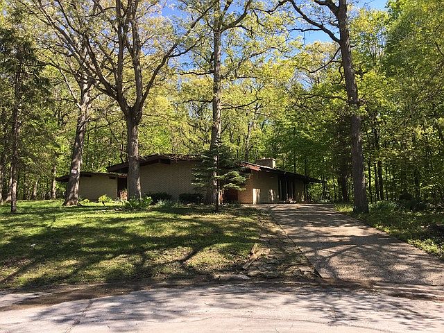 2nd image of 48 Woodland Gln