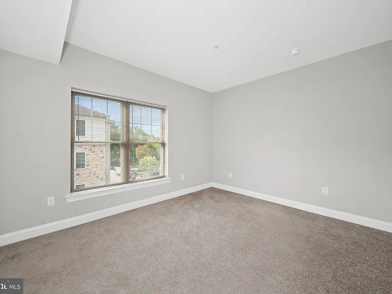 3000 Fountainview Cir #301 — Photo 10