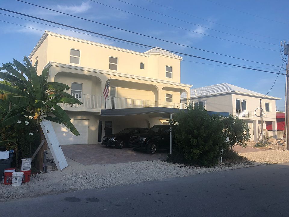 2nd image of 226 Pueblo St