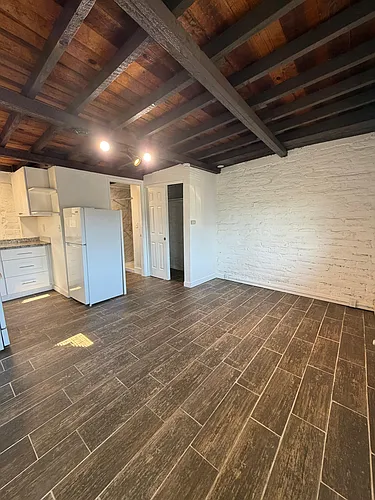 222 Santa Cruz Ave #17 Photo 1