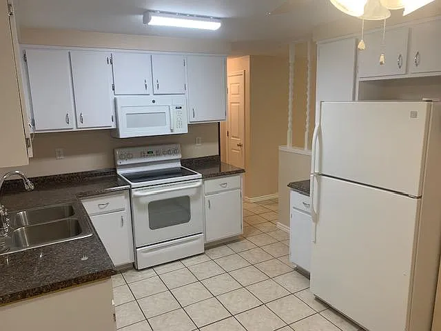 10270 Bannister St — Photo 4