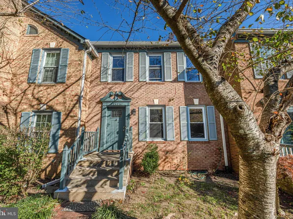 12486 Sweet Leaf Ter, Fairfax, VA 22033