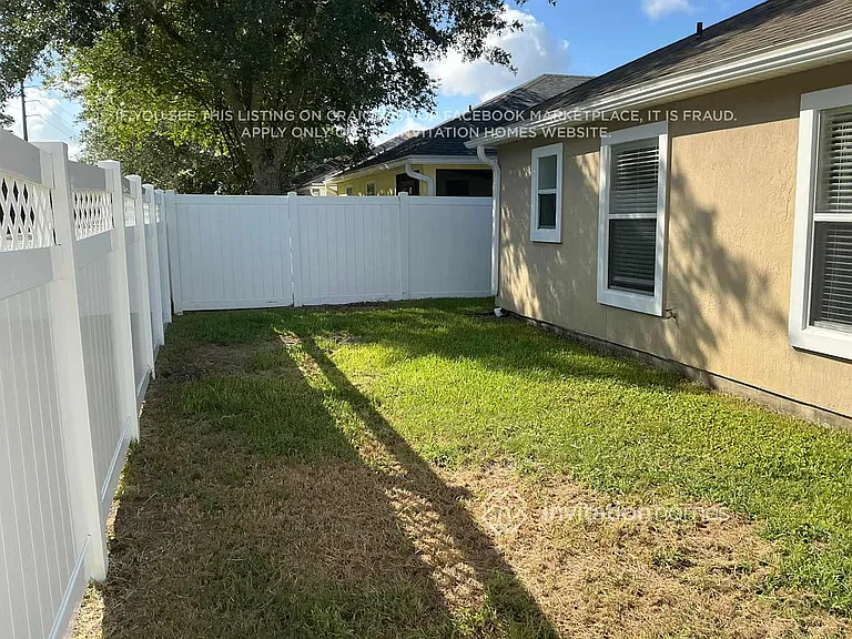 1916 E Lymington Way — Photo 18