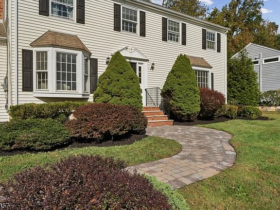 4th image of 10 Warwick Rd