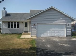 1002 N Oak Creek Dr, Genoa, IL 60135
