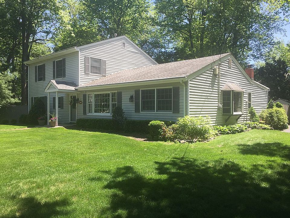 2nd image of 1018 Berkeley Ave