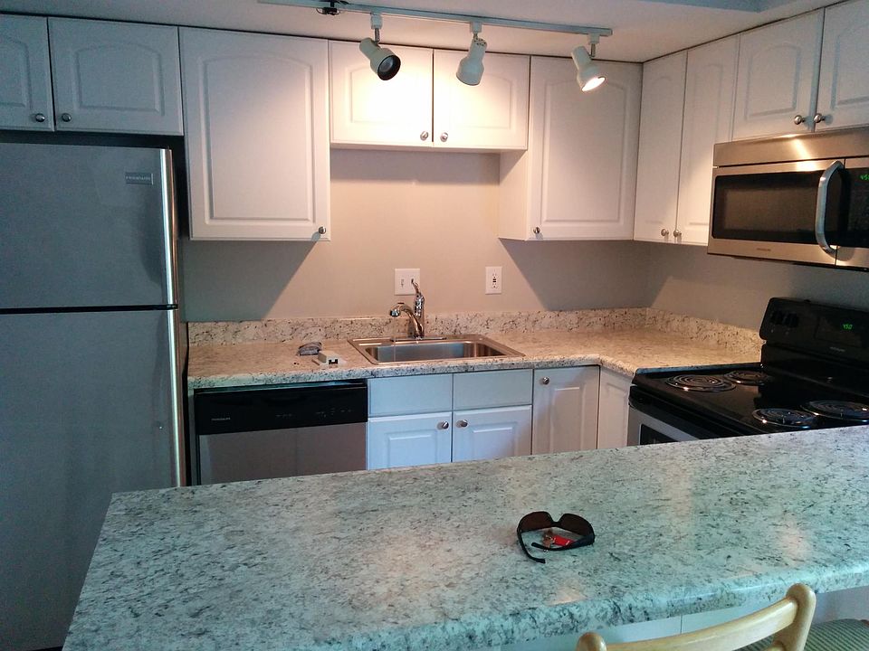 1st image of 3639 Kenbrooke Ct