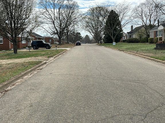 4th image of 1026 Jefferson St