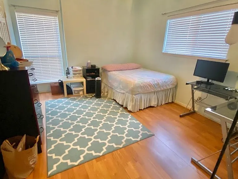 807 W 25th St #215 — Photo 17