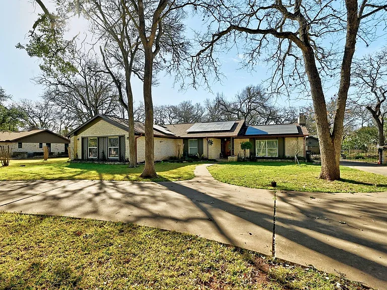 3105 Twilight Trl — Photo 1