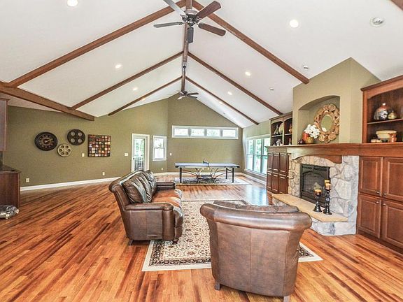 5th image of 122 Cassidy Ct
