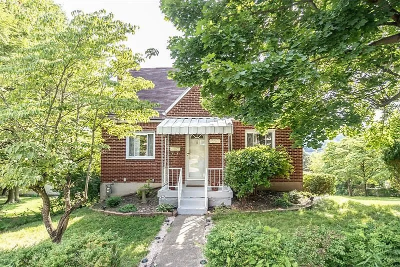 344 Avenue L photo 1