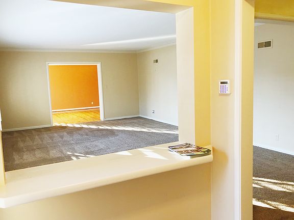 5th image of 3012 W 67th Ter