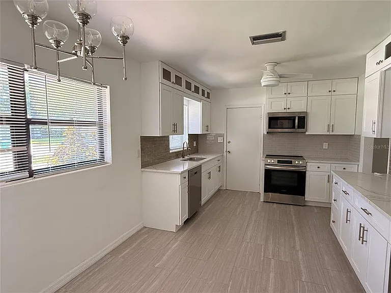 164 Pinewood Ave — Photo 7