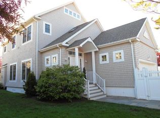 580 Reef Rd, Fairfield, CT 06824