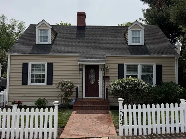 504 Hawke St, Fredericksburg, VA 22401