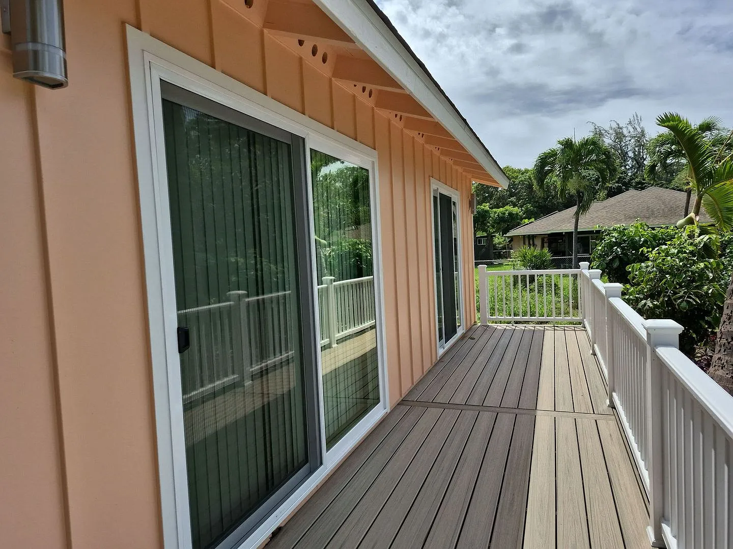 Brand new 2 bd. 1 ba. remodeled cottage on lg. property close to beach. Available now. — Photo 3