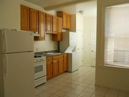 2nd image of 619 Minna St #A