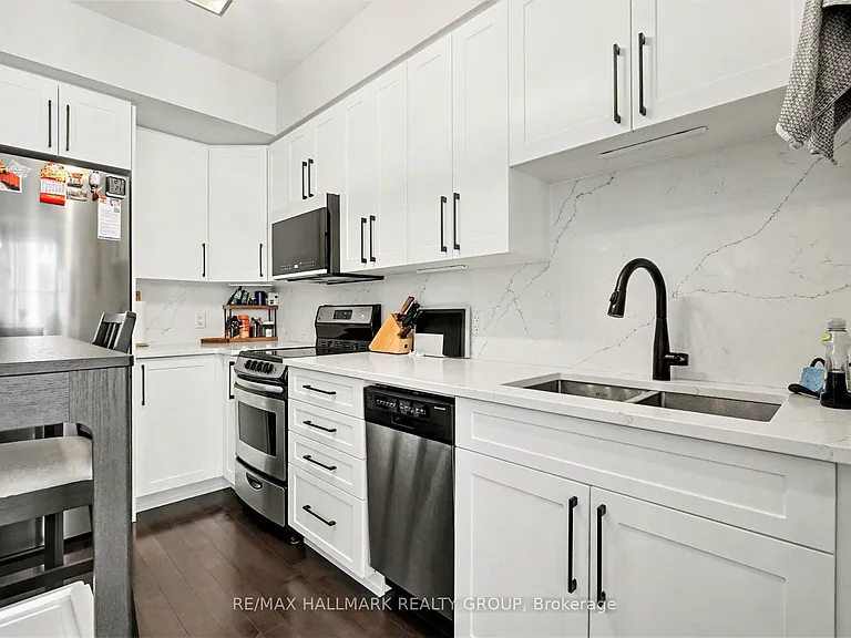 40 Nepean St #1502 — Photo 13