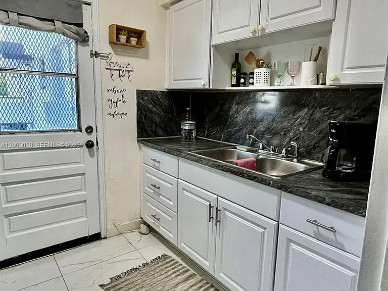 650 84th St #35 — Photo 9