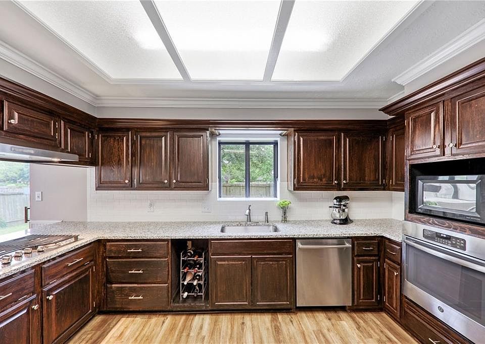 2nd image of 4705 Craig Dr