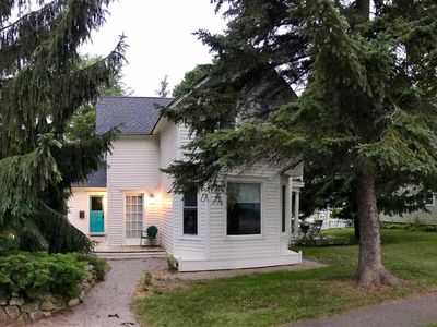 302 Mason St, Charlevoix, MI, 49720