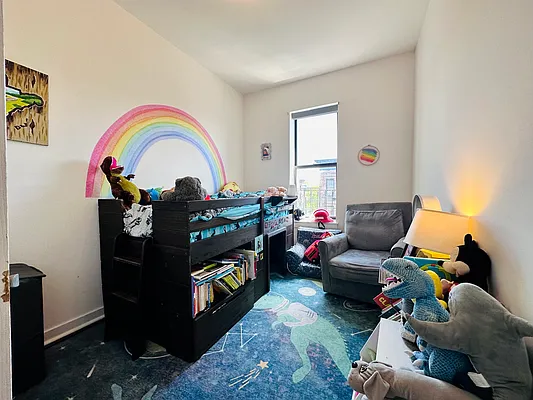 Rented by Zjama Realty Corp | media 7