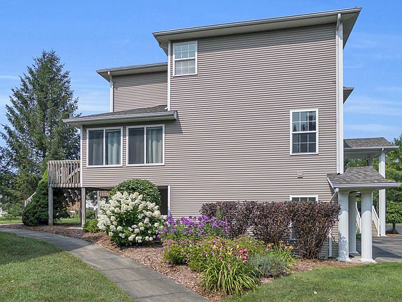 4th image of 8450 N Center Park Dr SW #11