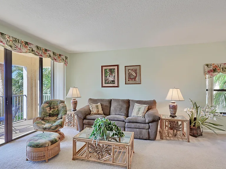 800 Uno Lago Dr #305 — Photo 22