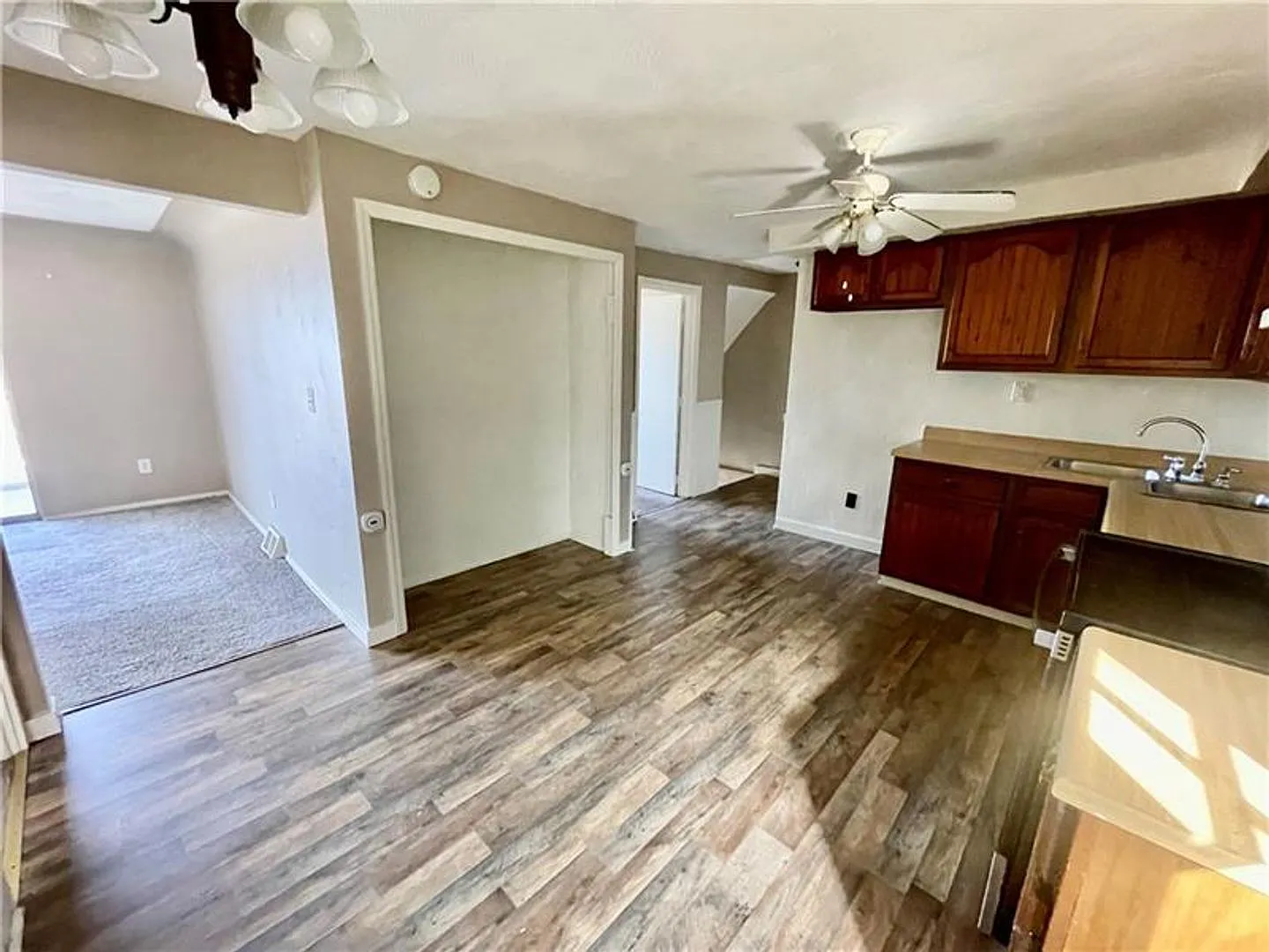 2 bedroom 2 bath home in Glassport — Photo 4