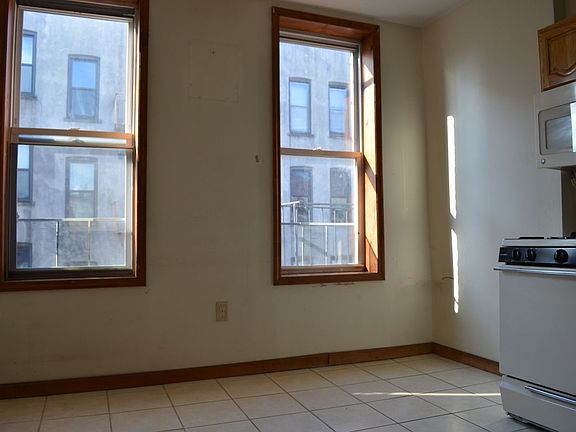 3rd image of 258 12th St APT 4L