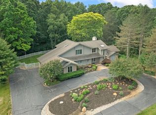 8126 Valleyview Dr, Clarkston, MI