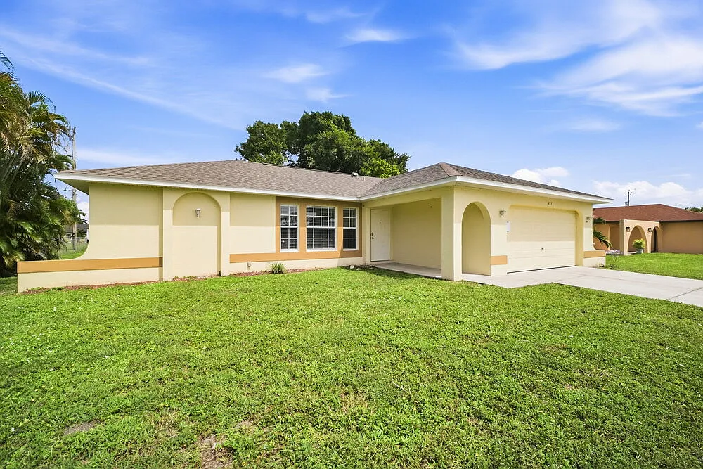 3 bed, 2.0 bath, 1205 sqft, $1,630 — Photo 3