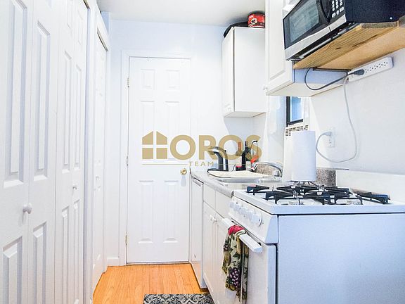 5th image of 236 E 7th St APT 3C