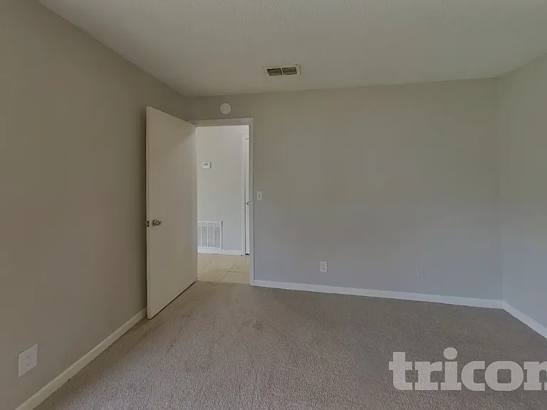 1484 Bloomingdale Rd — Photo 8