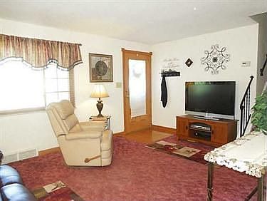 2nd image of 782 Cottonwood Dr