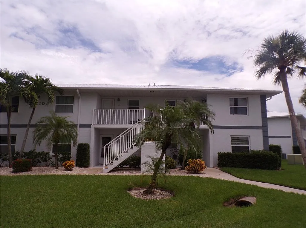 2 bed, 2.0 bath, 894 sqft, $1,400 — Photo 1