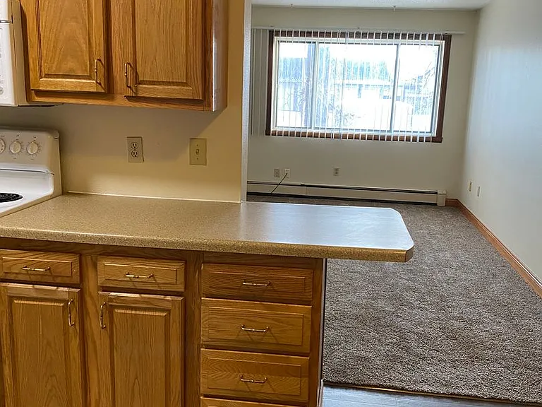 Crestwood Apartments — Photo 48