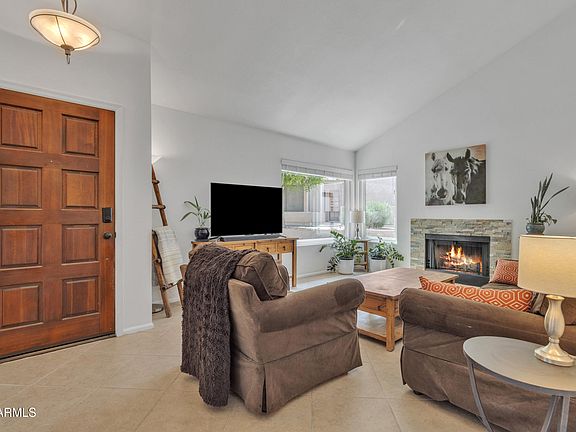 4th image of 341 E LILAC Drive