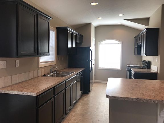 4th image of 3748 Blue Bonnet Dr
