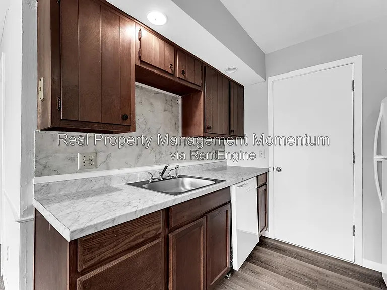 2105 S Barcliff Ave — Photo 9