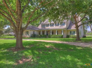 2526 River Oaks Dr, New Braunfels, TX 78132