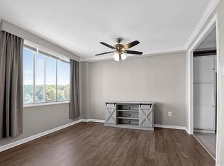 6641 Wakefield Dr APT 612, Alexandria, VA 22307