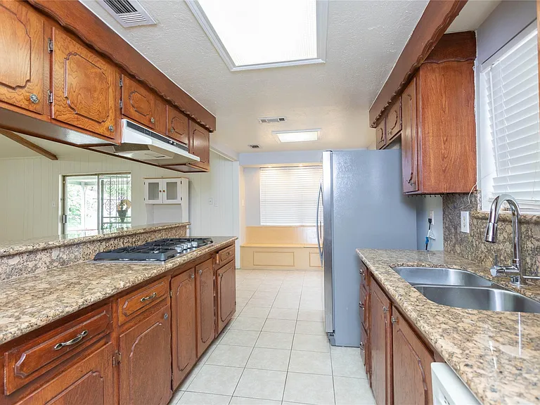 2921 Chicago St — Photo 14