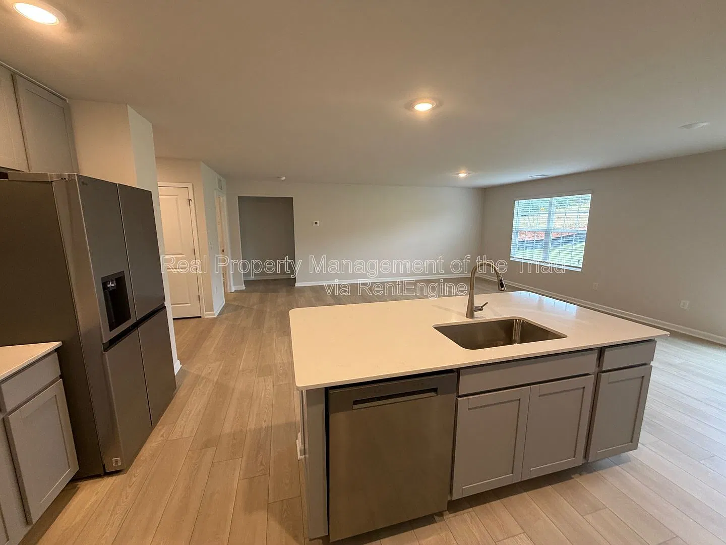 3 bed, 2.0 bath, 1532 sqft, $1,895 — Photo 3
